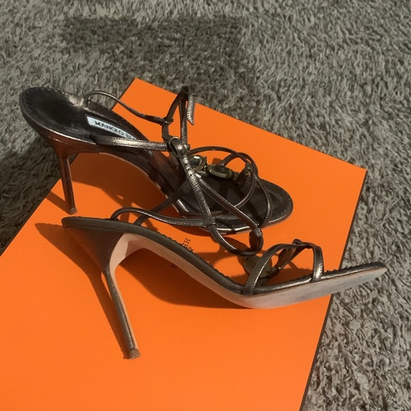 Manolo Blahnik Metallic Bronze Heels - Picture 5 of 5